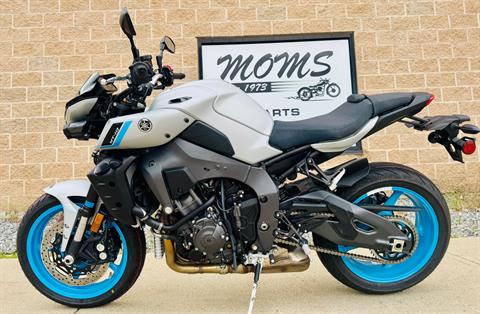 2025 Yamaha MT-10 in Manchester, New Hampshire - Photo 13