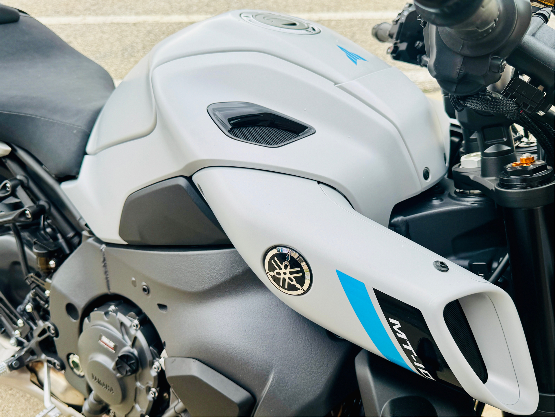 2025 Yamaha MT-10 in Manchester, New Hampshire - Photo 8