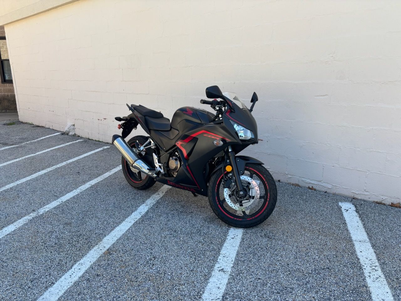 2021 Honda CBR300R in Manchester, New Hampshire - Photo 2