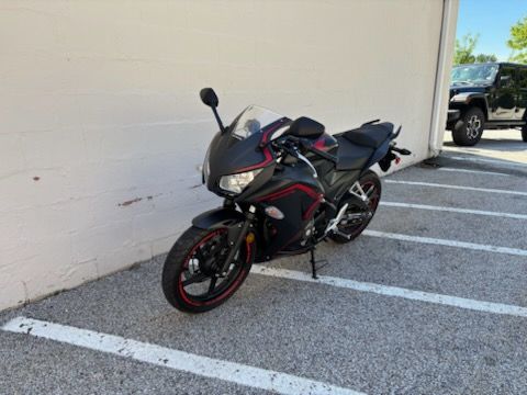 2021 Honda CBR300R in Manchester, New Hampshire - Photo 5