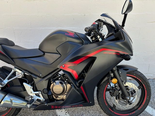 2021 Honda CBR300R in Manchester, New Hampshire - Photo 9
