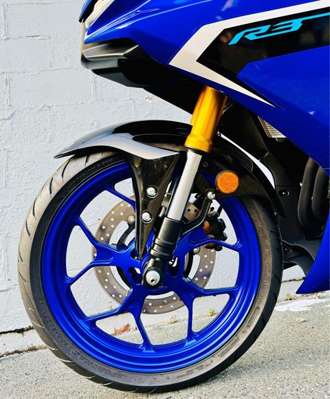 2025 Yamaha YZF-R3 in Manchester, New Hampshire - Photo 17