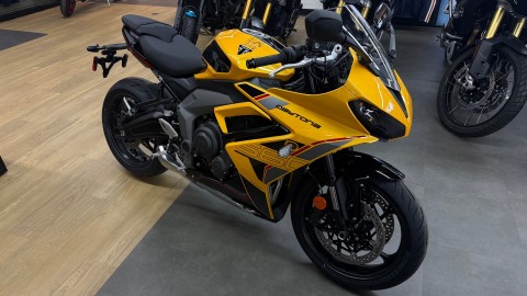 New 2026 Triumph Daytona 660 Cosmic Yellow / Sapphire Black