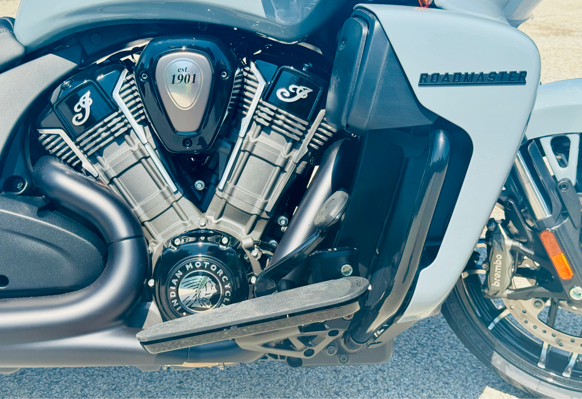 2025 Indian Motorcycle Roadmaster® PowerPlus Dark Horse® with PowerBand Audio Package in Manchester, New Hampshire - Photo 15