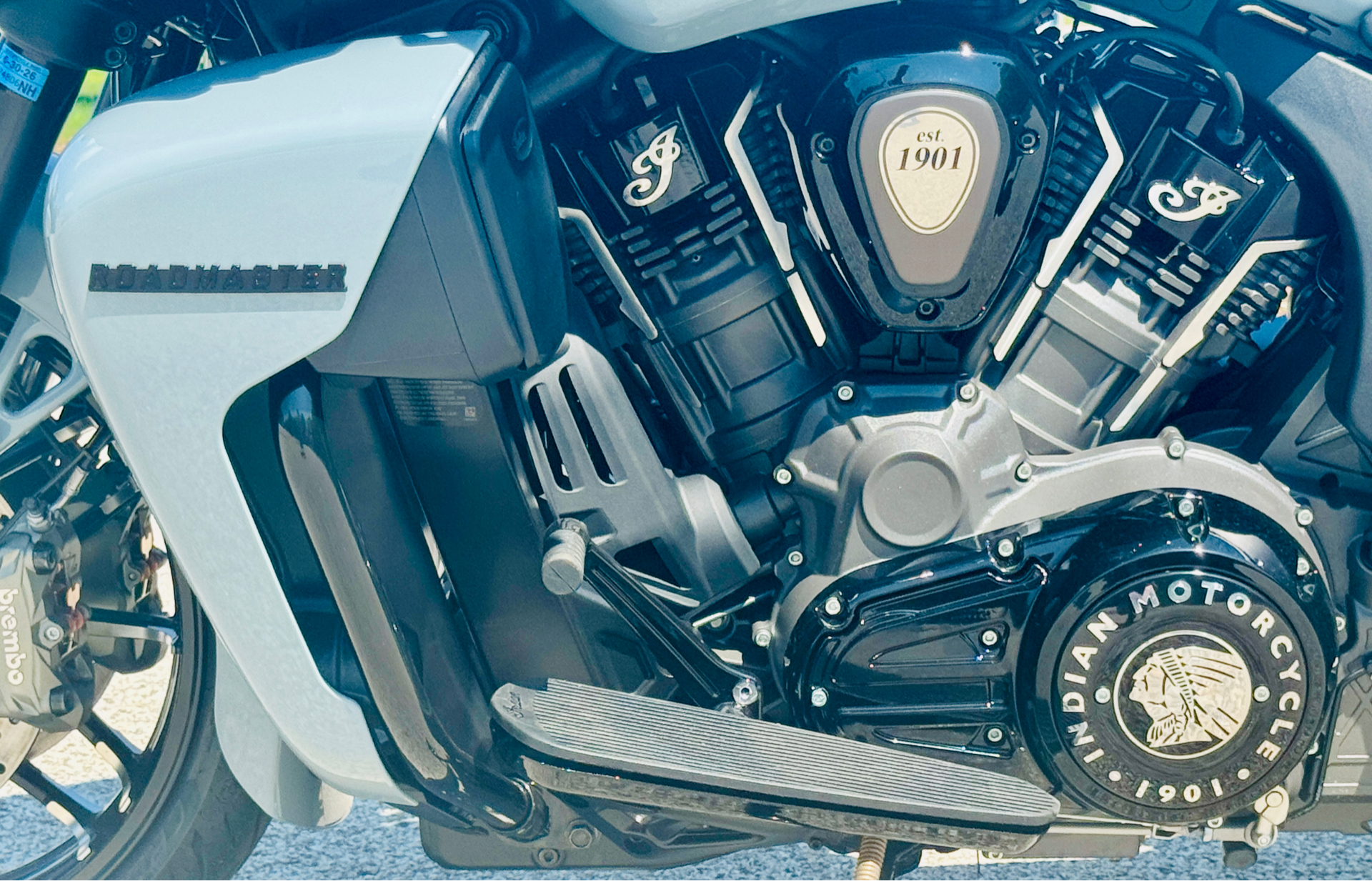2025 Indian Motorcycle Roadmaster® PowerPlus Dark Horse® with PowerBand Audio Package in Manchester, New Hampshire - Photo 8
