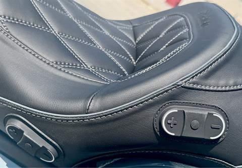 2025 Indian Motorcycle Roadmaster® PowerPlus Dark Horse® with PowerBand Audio Package in Manchester, New Hampshire - Photo 17