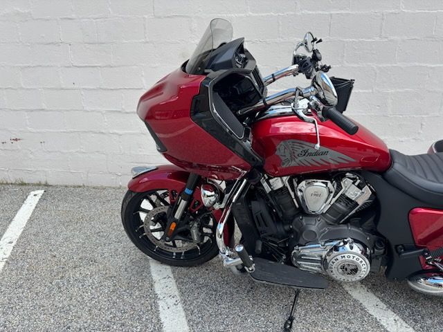 2024 Indian Motorcycle Challenger® Limited with PowerBand Audio Package in Manchester, New Hampshire - Photo 10