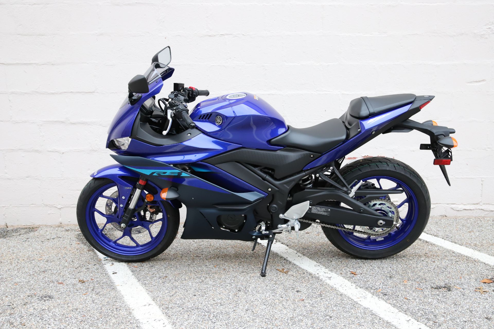 2024 Yamaha YZF-R3 in Manchester, New Hampshire - Photo 6