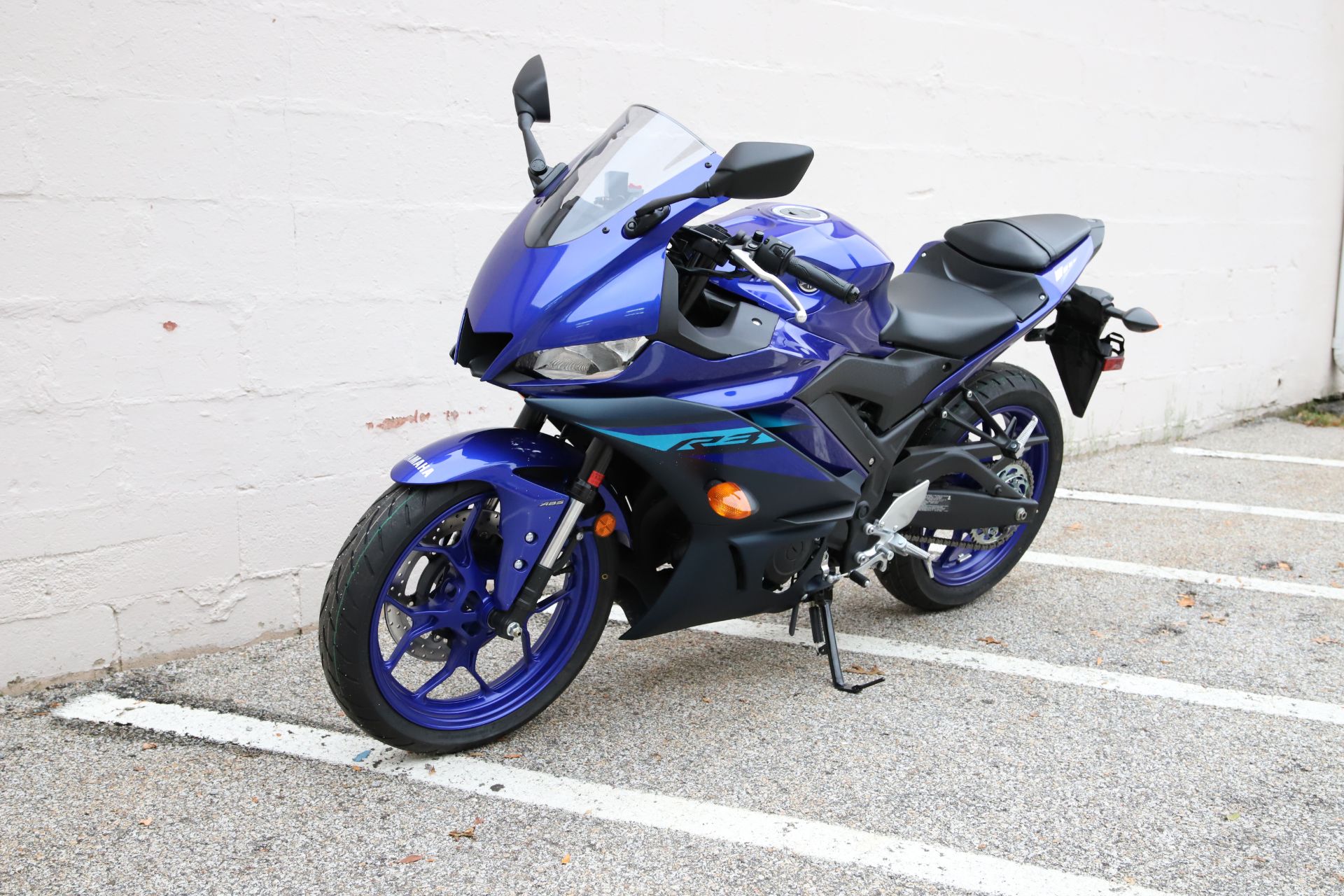 2024 Yamaha YZF-R3 in Manchester, New Hampshire - Photo 7