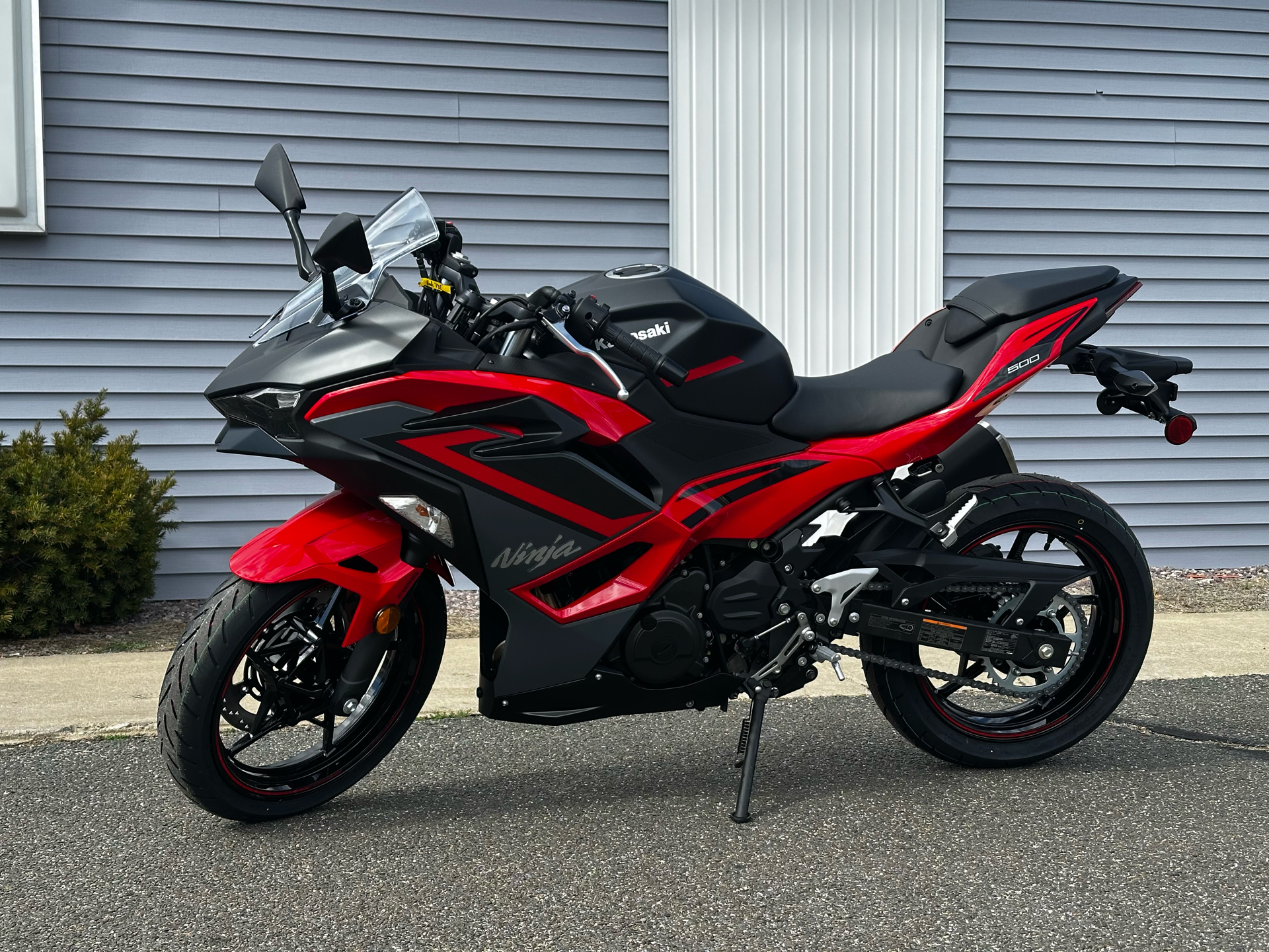 2025 Kawasaki Ninja 500 ABS in Enfield, Connecticut - Photo 1