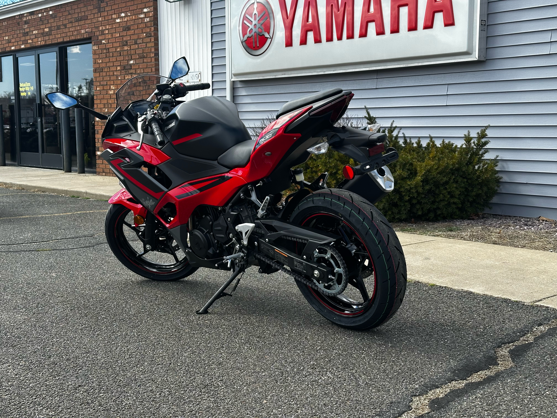 2025 Kawasaki Ninja 500 ABS in Enfield, Connecticut - Photo 2