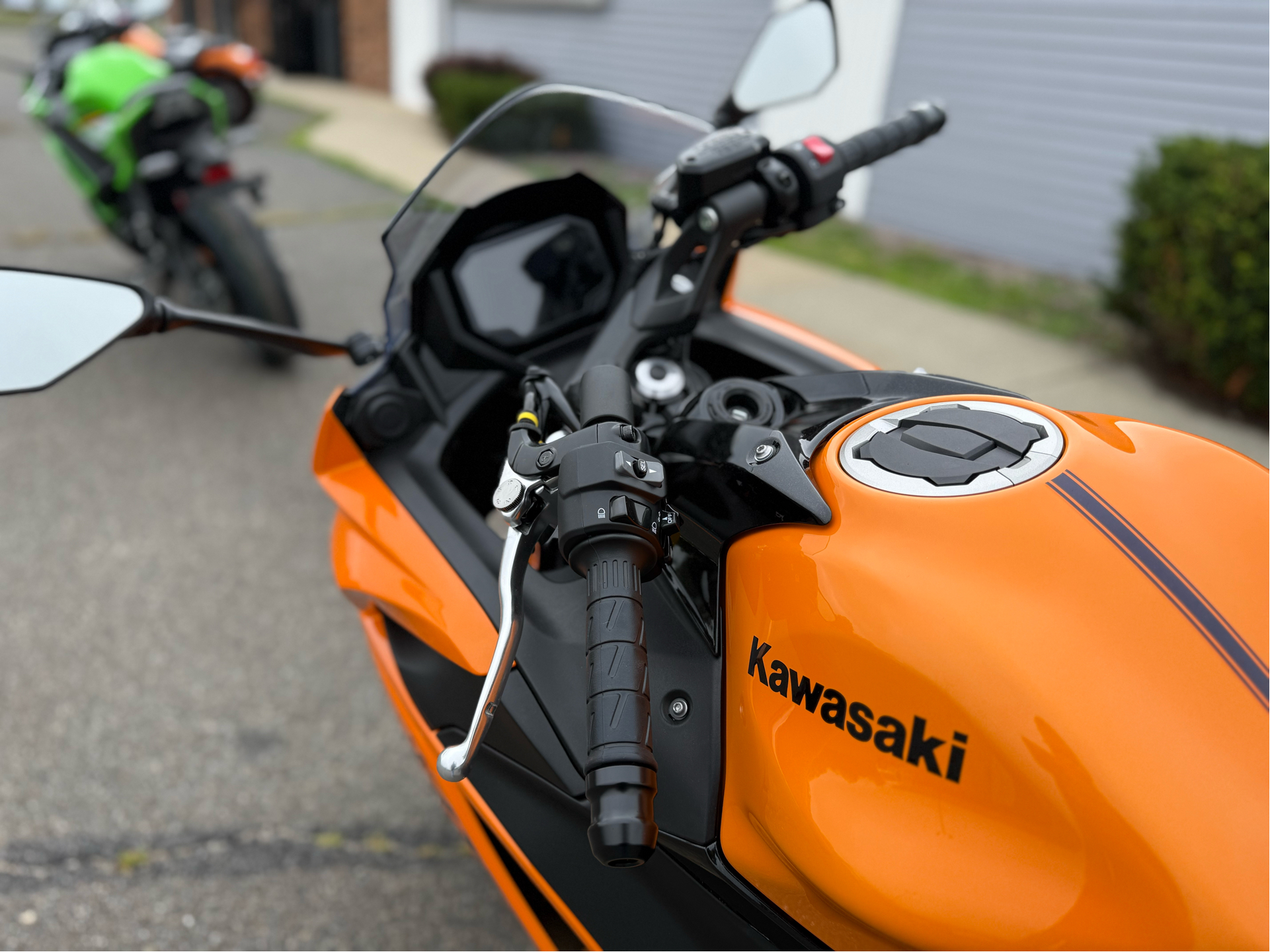 2025 Kawasaki Ninja 650 ABS in Enfield, Connecticut - Photo 2