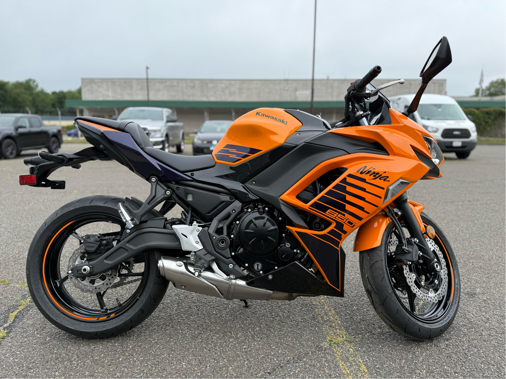 2025 Kawasaki Ninja 650 ABS in Enfield, Connecticut - Photo 6