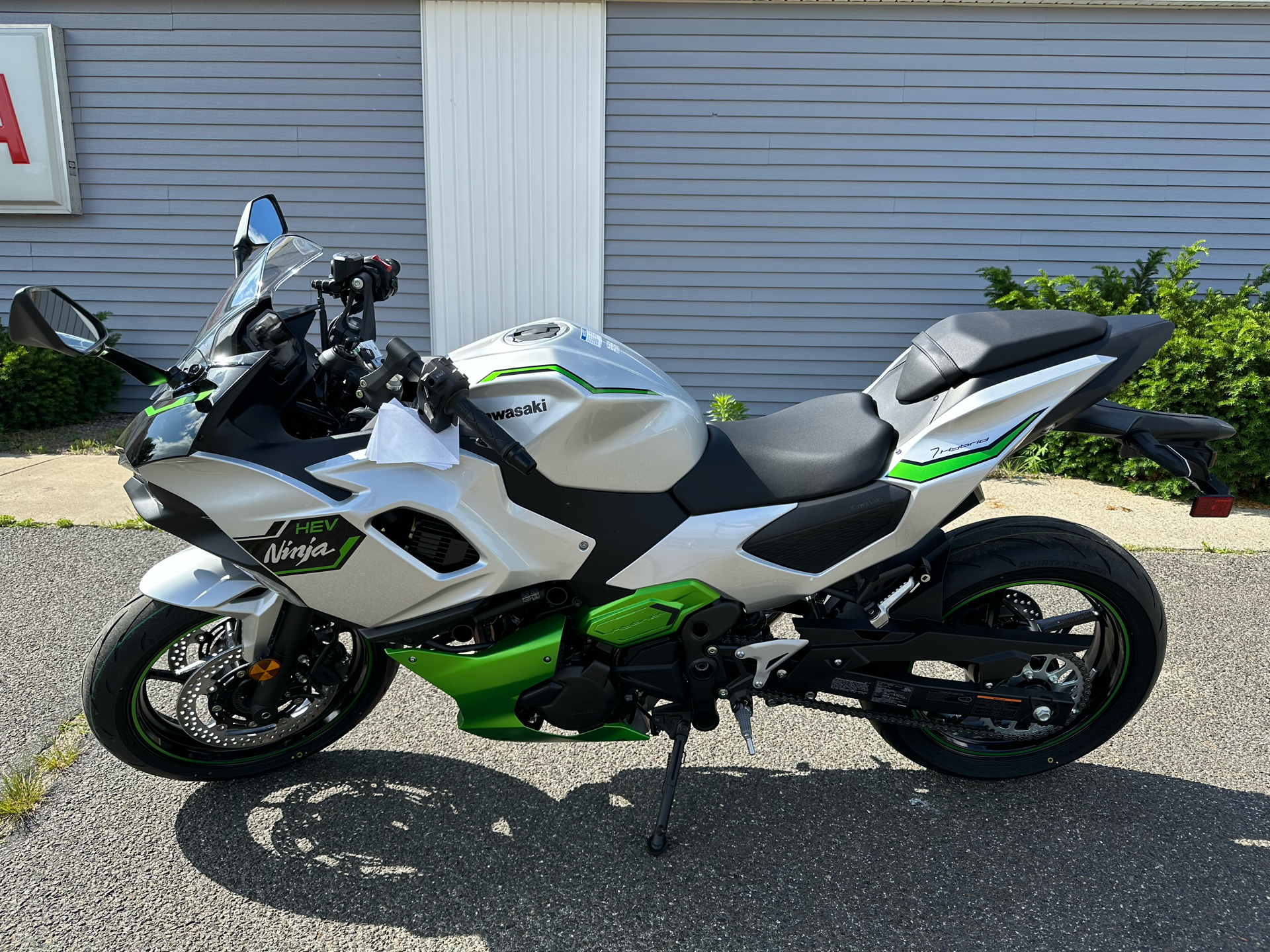2024 Kawasaki Ninja 7 Hybrid ABS in Enfield, Connecticut - Photo 2