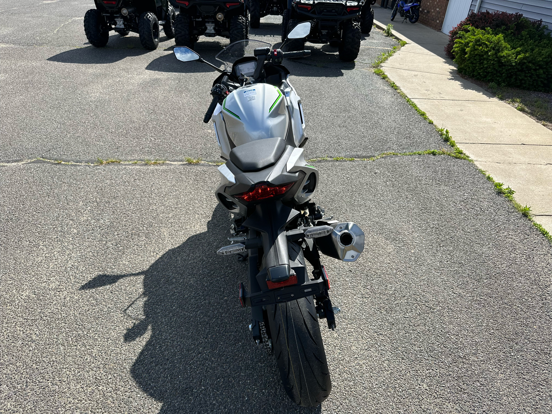 2024 Kawasaki Ninja 7 Hybrid ABS in Enfield, Connecticut - Photo 4
