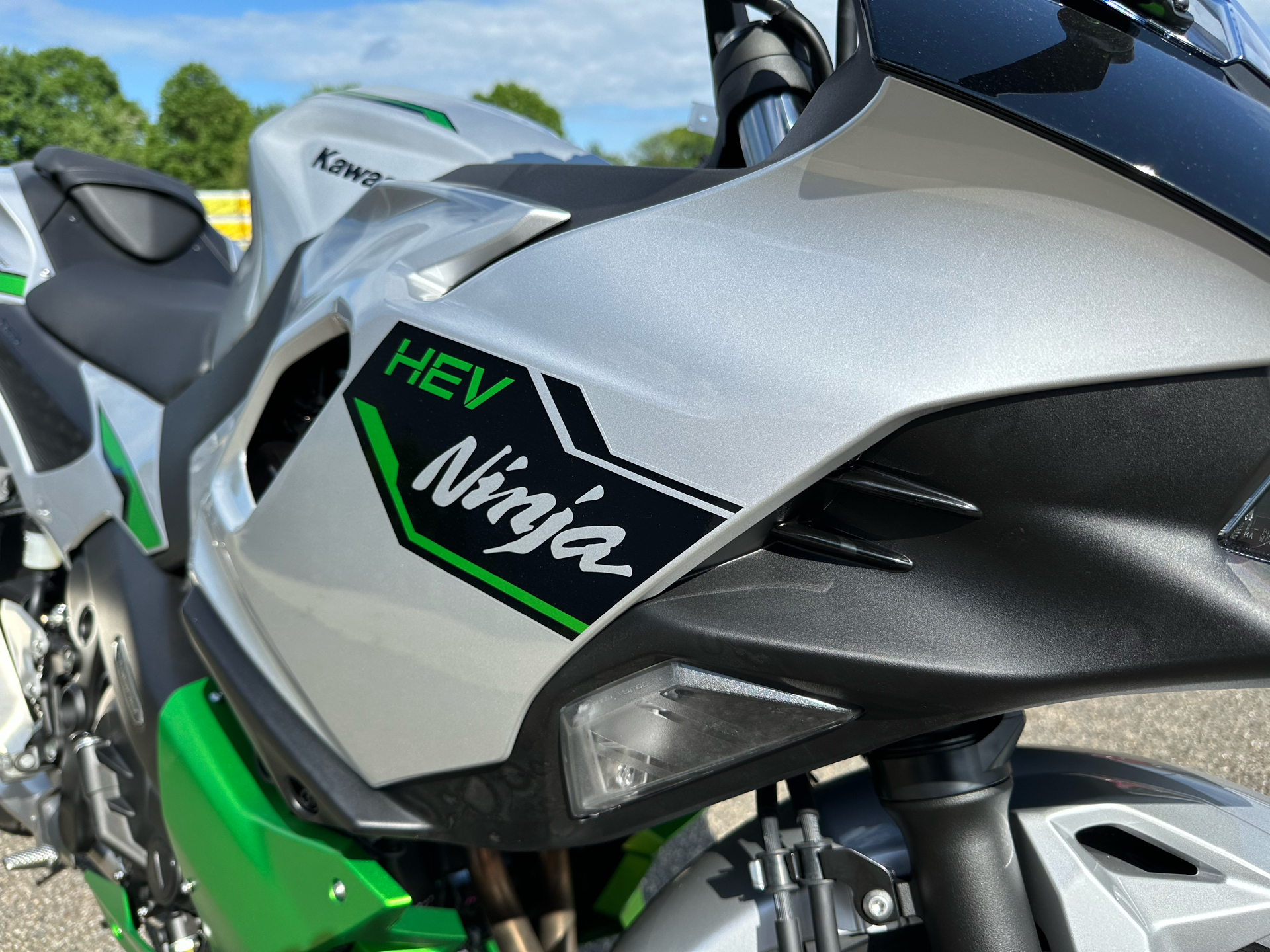 2024 Kawasaki Ninja 7 Hybrid ABS in Enfield, Connecticut - Photo 8