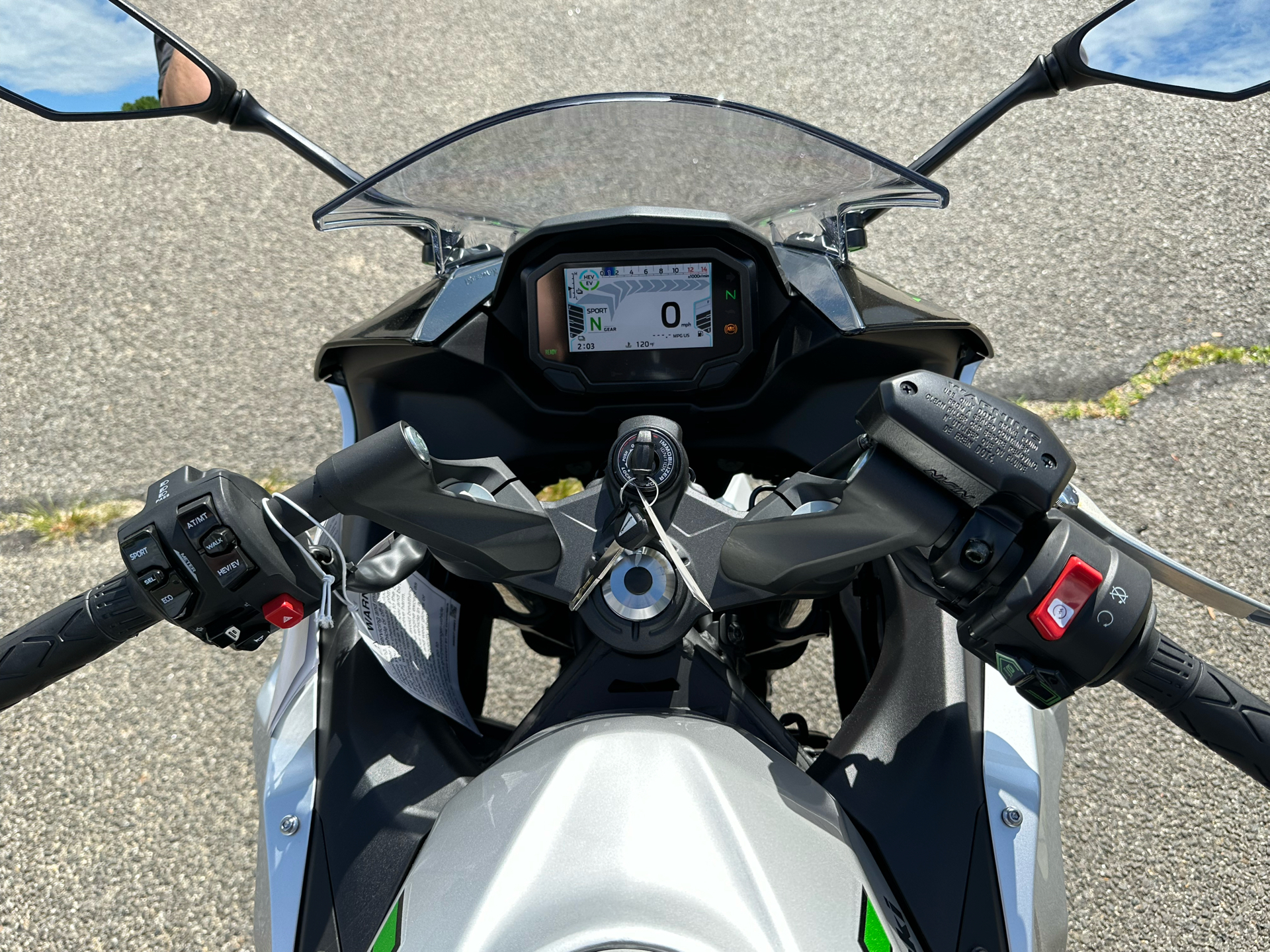 2024 Kawasaki Ninja 7 Hybrid ABS in Enfield, Connecticut - Photo 9