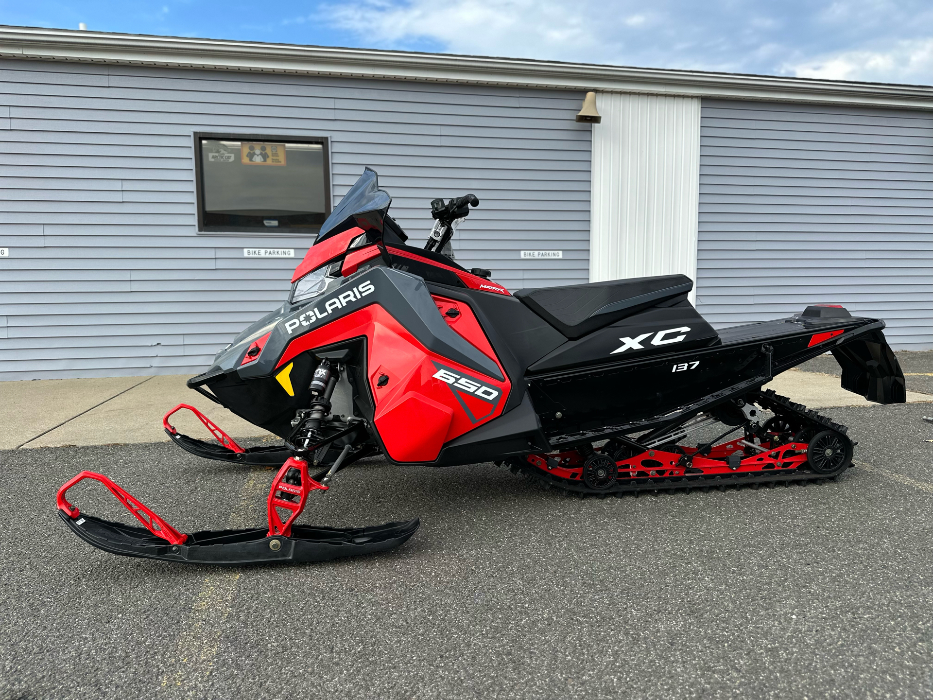 2024 Polaris 650 Indy XC 137 ES in Enfield, Connecticut - Photo 2