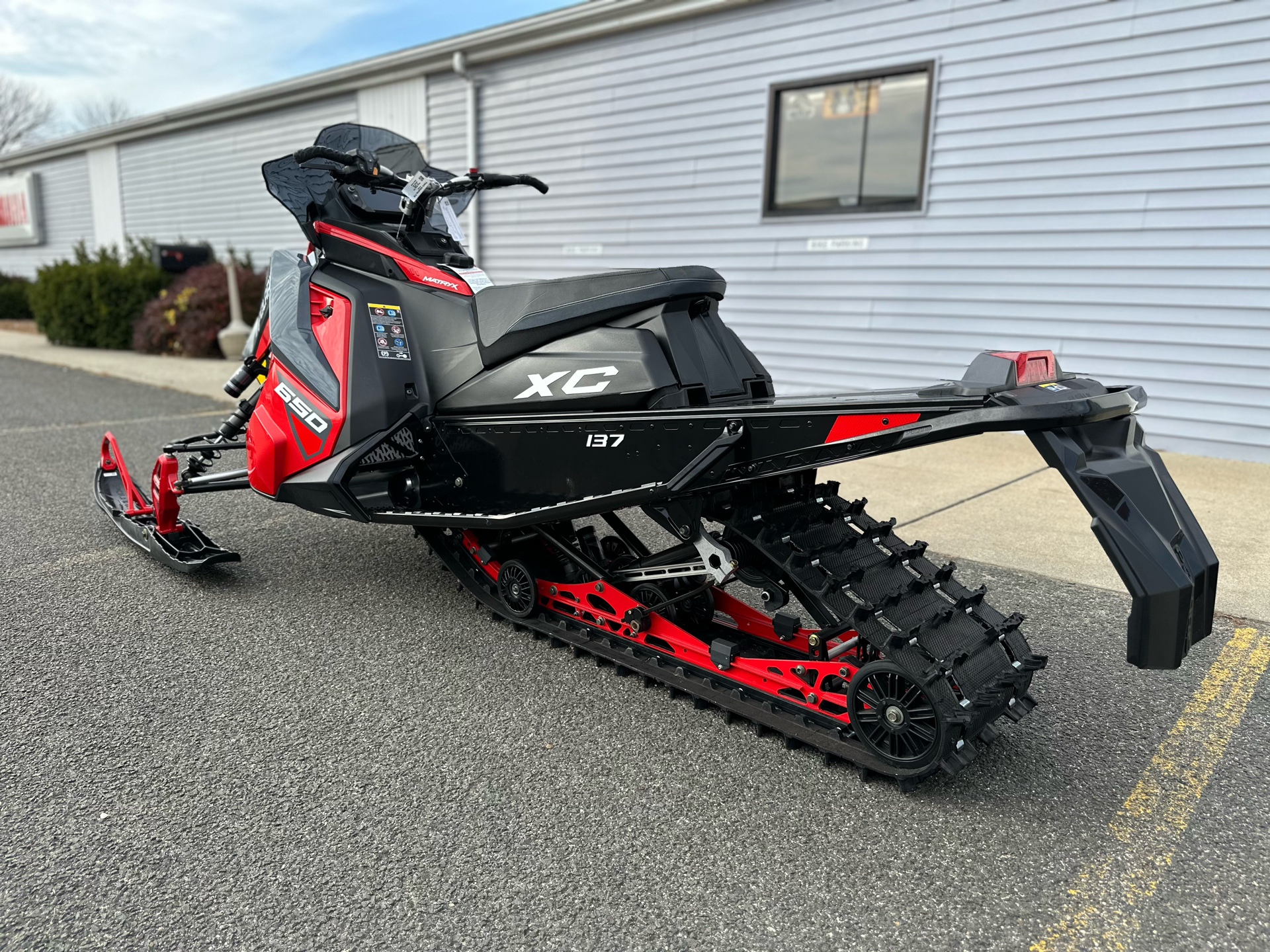 2024 Polaris 650 Indy XC 137 ES in Enfield, Connecticut - Photo 3