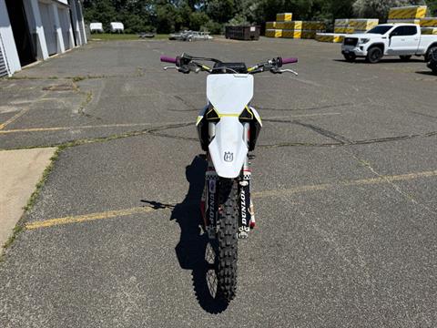 2025 Husqvarna FC 250 in Enfield, Connecticut - Photo 3