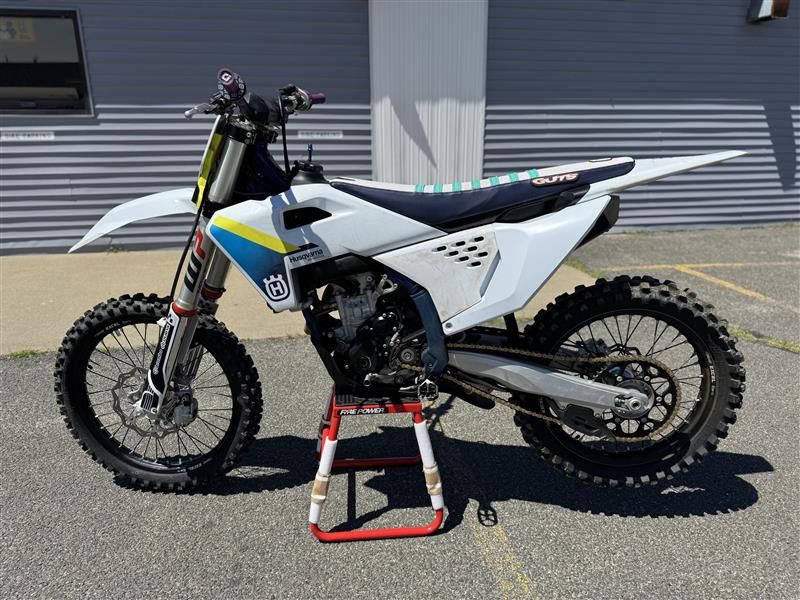 2025 Husqvarna FC 250 in Enfield, Connecticut - Photo 4