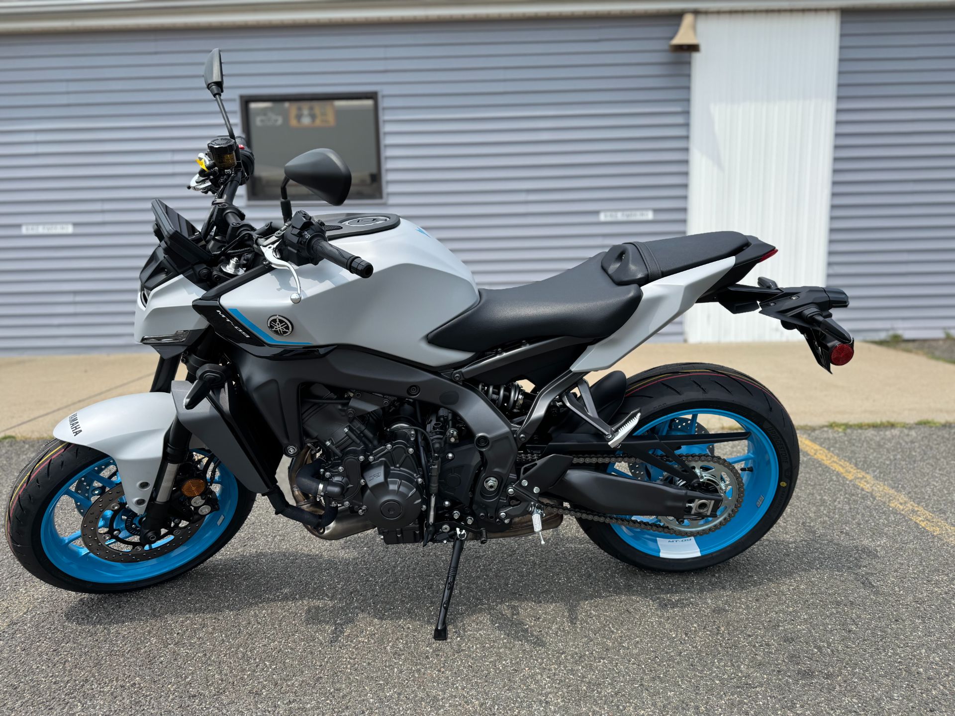 2025 Yamaha MT-09 in Enfield, Connecticut - Photo 5