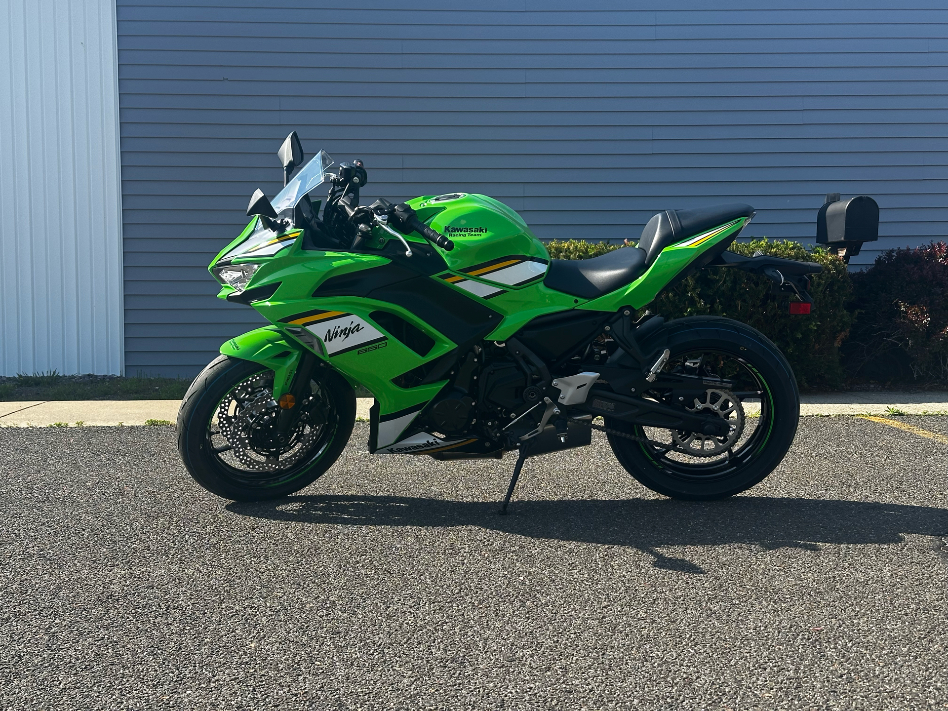2025 Kawasaki Ninja 650 KRT Edition ABS in Enfield, Connecticut - Photo 1