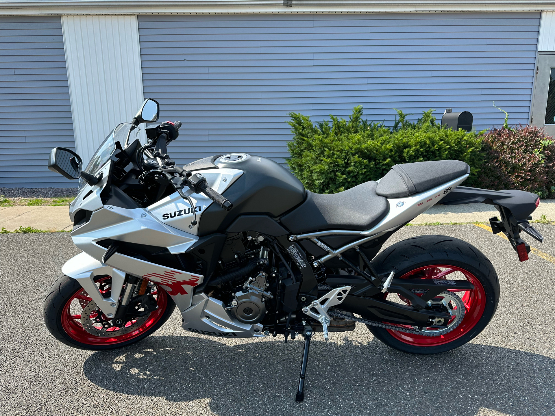 2024 Suzuki GSX-8R in Enfield, Connecticut - Photo 1