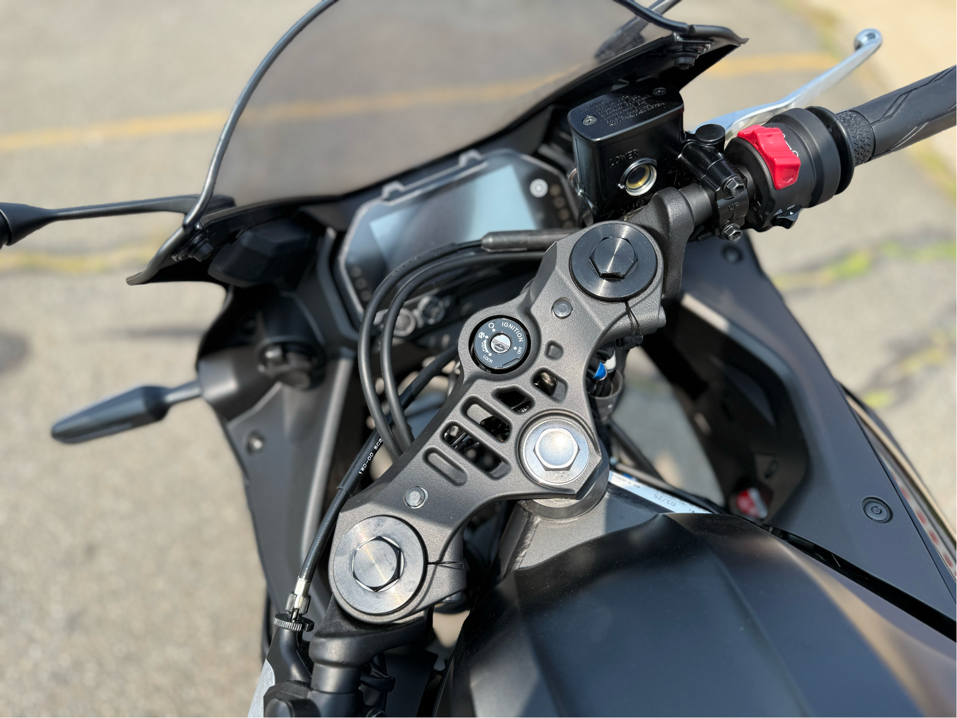 2025 Yamaha YZF-R3 in Enfield, Connecticut - Photo 3