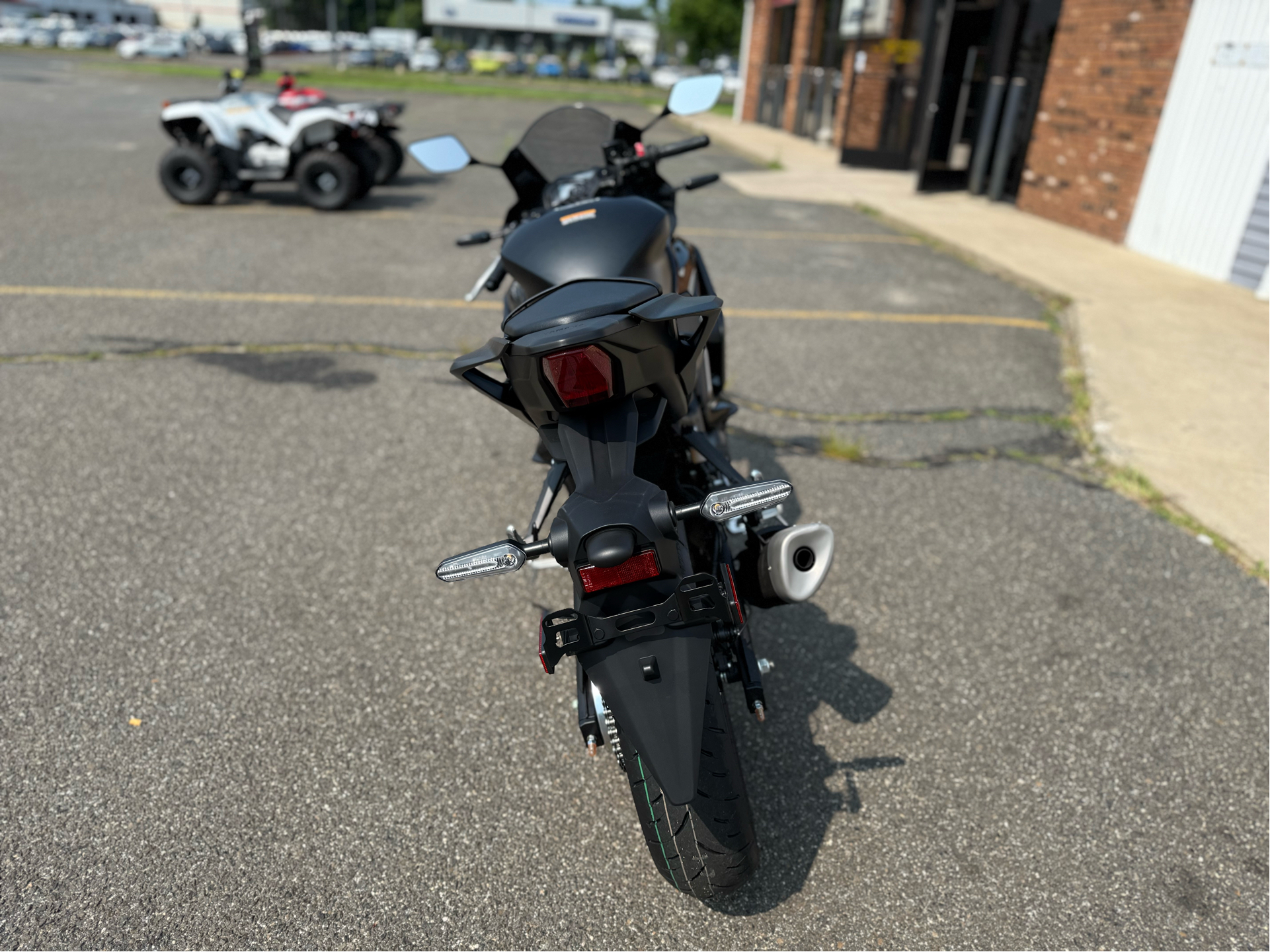 2025 Yamaha YZF-R3 in Enfield, Connecticut - Photo 5