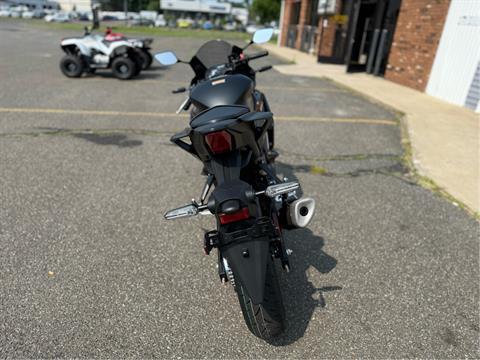 2025 Yamaha YZF-R3 in Enfield, Connecticut - Photo 5