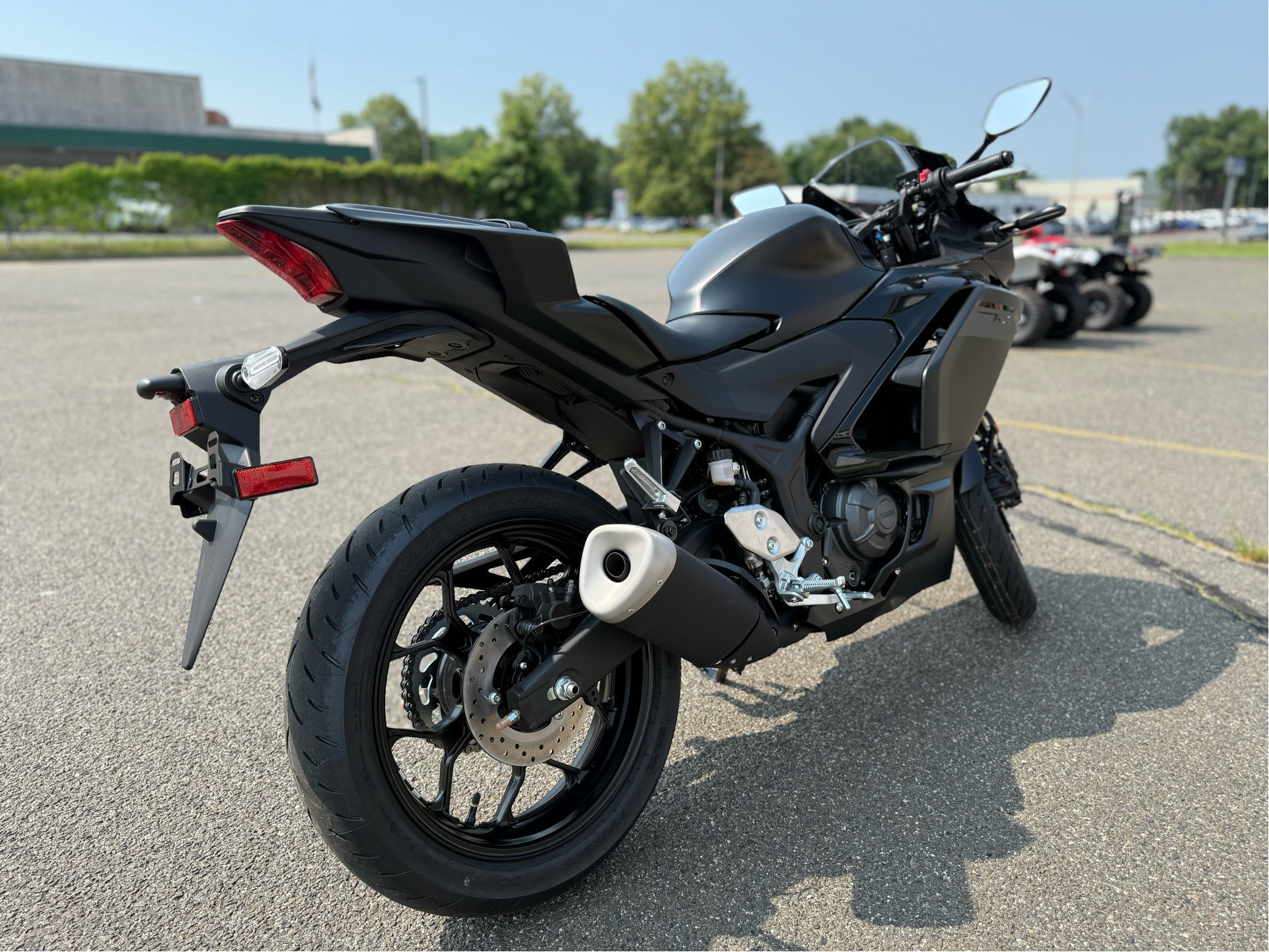 2025 Yamaha YZF-R3 in Enfield, Connecticut - Photo 6