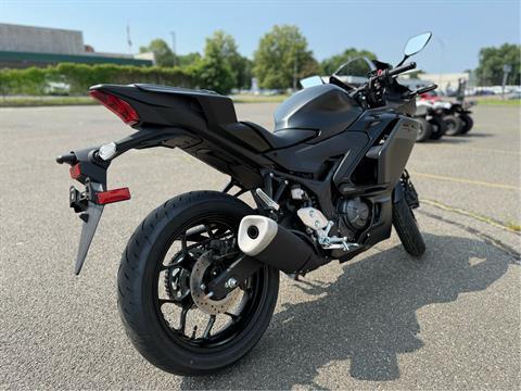 2025 Yamaha YZF-R3 in Enfield, Connecticut - Photo 6