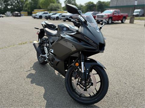 2025 Yamaha YZF-R3 in Enfield, Connecticut - Photo 8
