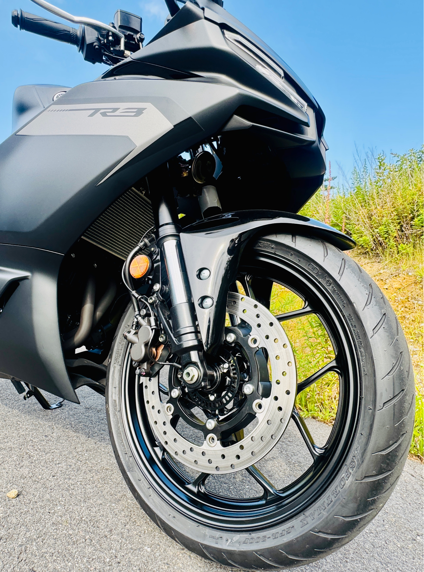 2025 Yamaha YZF-R3 in Enfield, Connecticut - Photo 17