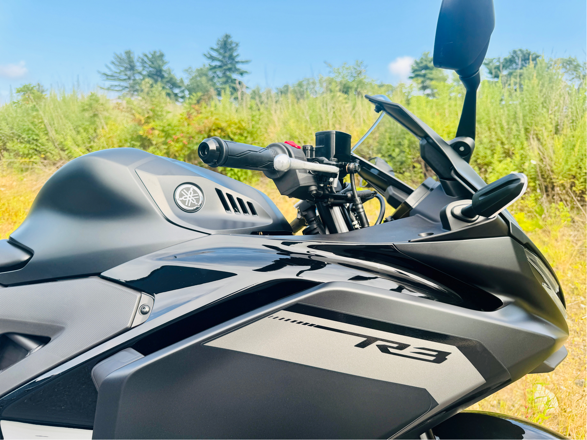 2025 Yamaha YZF-R3 in Enfield, Connecticut - Photo 10