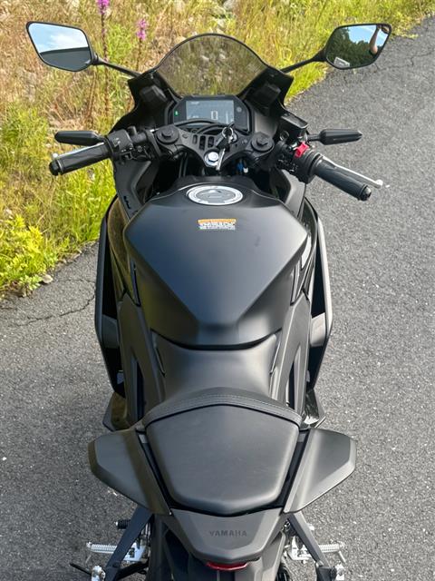 2025 Yamaha YZF-R3 in Enfield, Connecticut - Photo 12