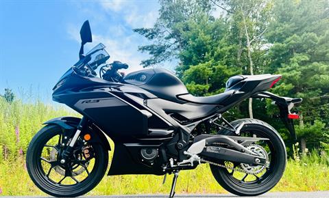2025 Yamaha YZF-R3 in Enfield, Connecticut - Photo 13