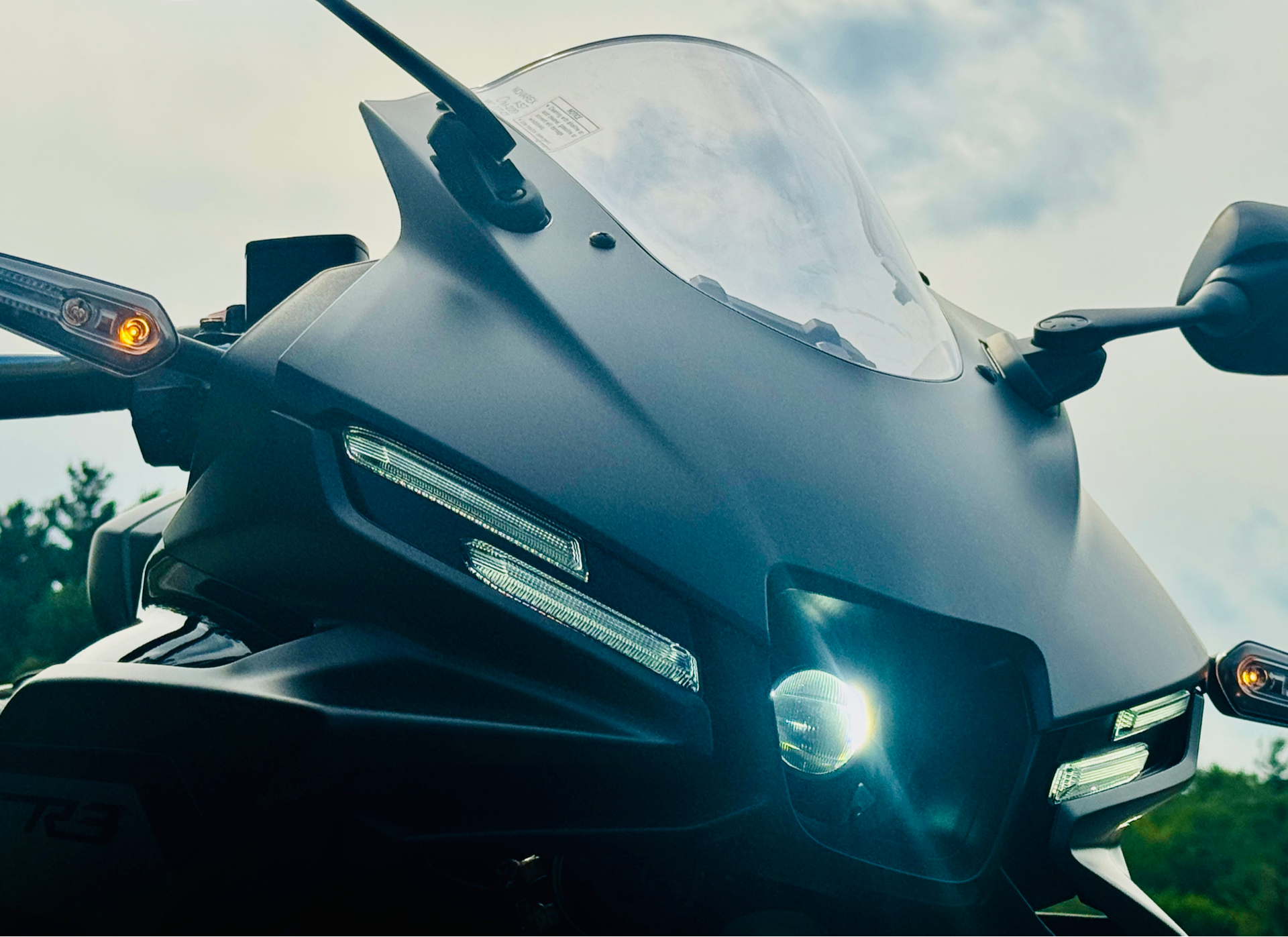 2025 Yamaha YZF-R3 in Enfield, Connecticut - Photo 7