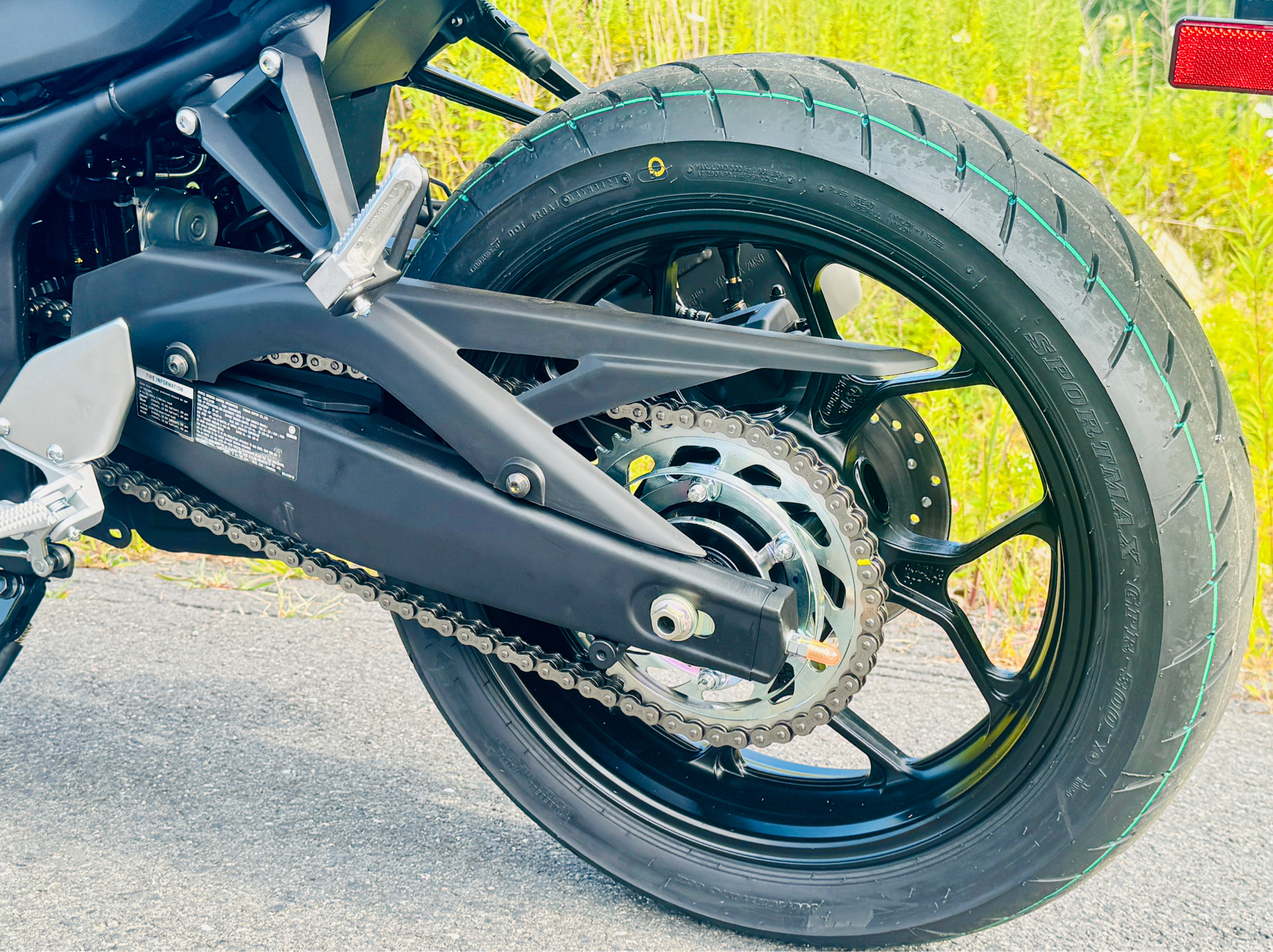 2025 Yamaha YZF-R3 in Enfield, Connecticut - Photo 25