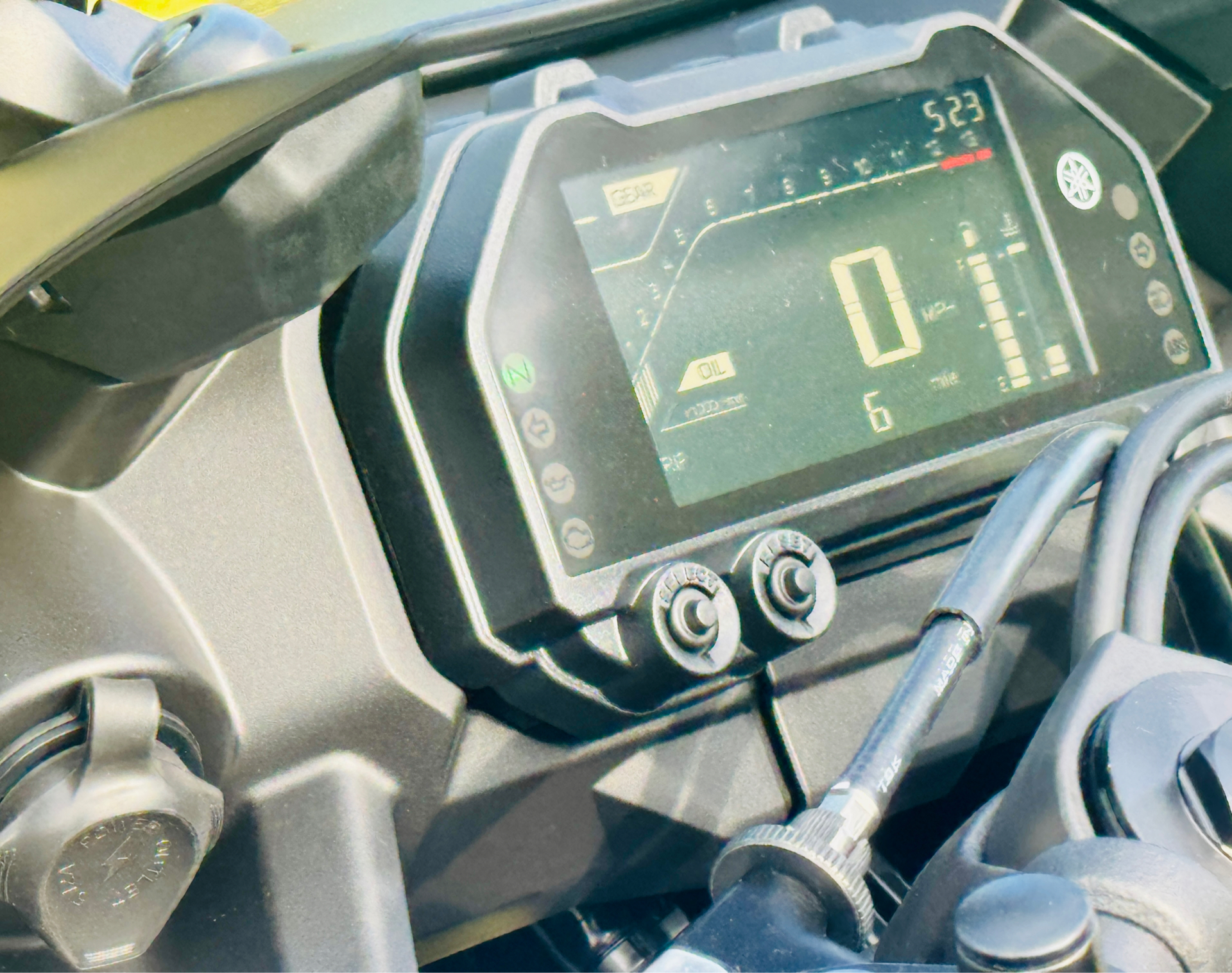 2025 Yamaha YZF-R3 in Enfield, Connecticut - Photo 9