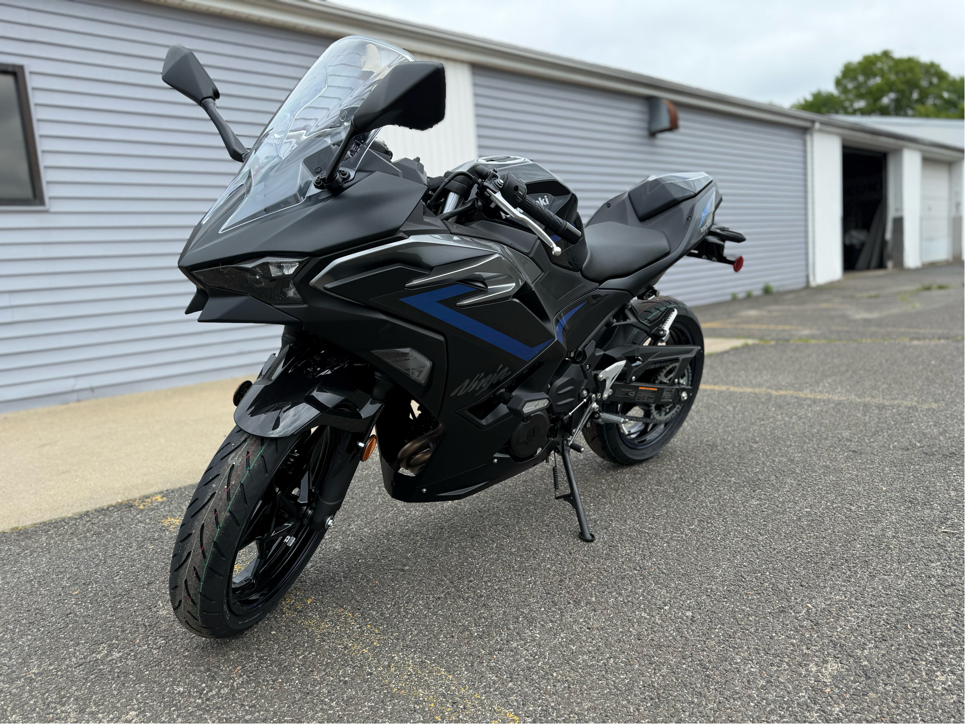 2025 Kawasaki Ninja 500 SE ABS in Enfield, Connecticut - Photo 1