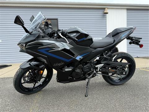 2025 Kawasaki Ninja 500 SE ABS in Enfield, Connecticut - Photo 2