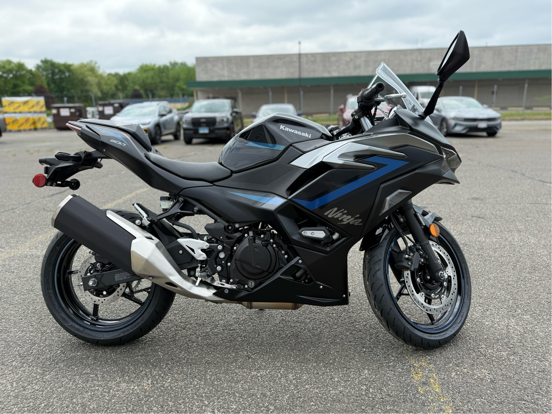 2025 Kawasaki Ninja 500 SE ABS in Enfield, Connecticut - Photo 7