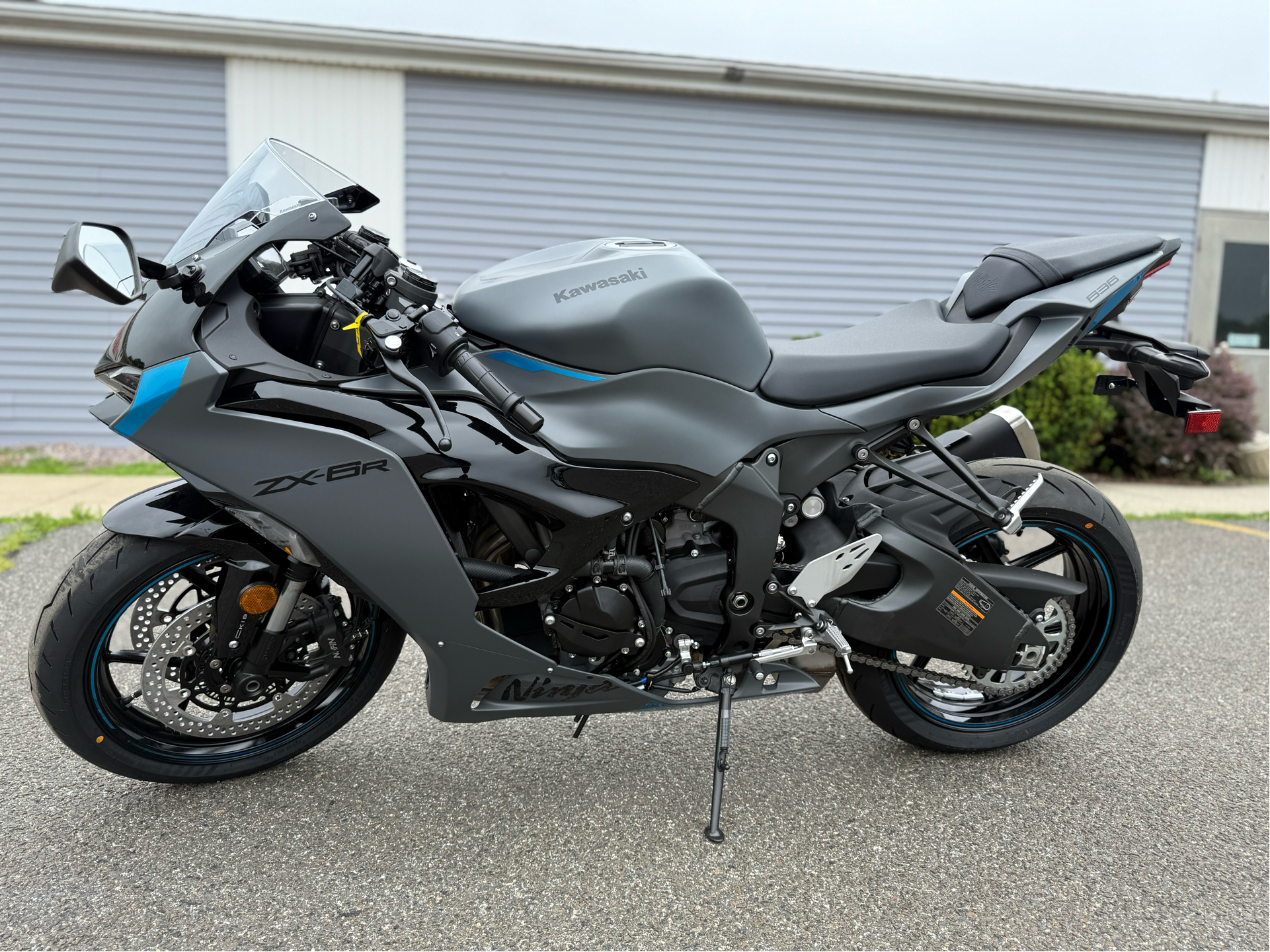 2025 Kawasaki Ninja ZX-6R ABS in Enfield, Connecticut - Photo 1