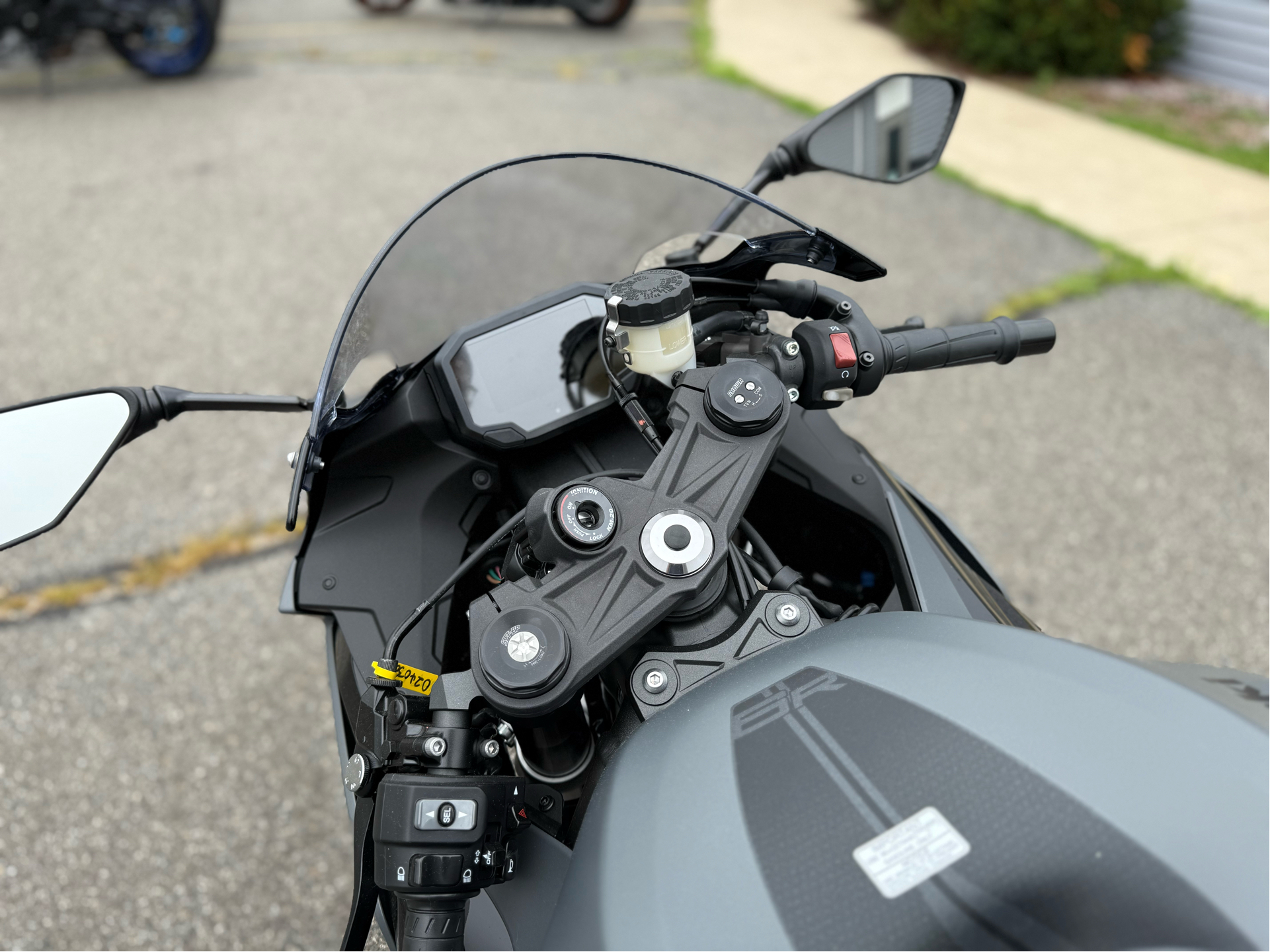 2025 Kawasaki Ninja ZX-6R ABS in Enfield, Connecticut - Photo 3