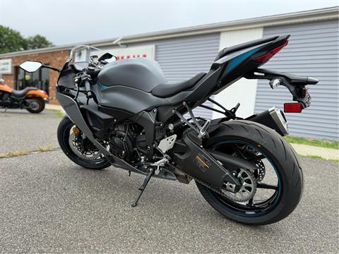 2025 Kawasaki Ninja ZX-6R ABS in Enfield, Connecticut - Photo 4