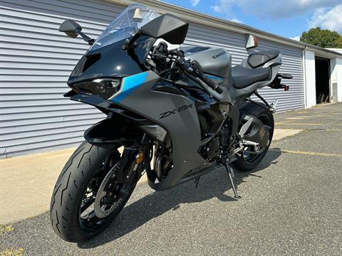 2025 Kawasaki Ninja ZX-6R ABS in Enfield, Connecticut - Photo 1