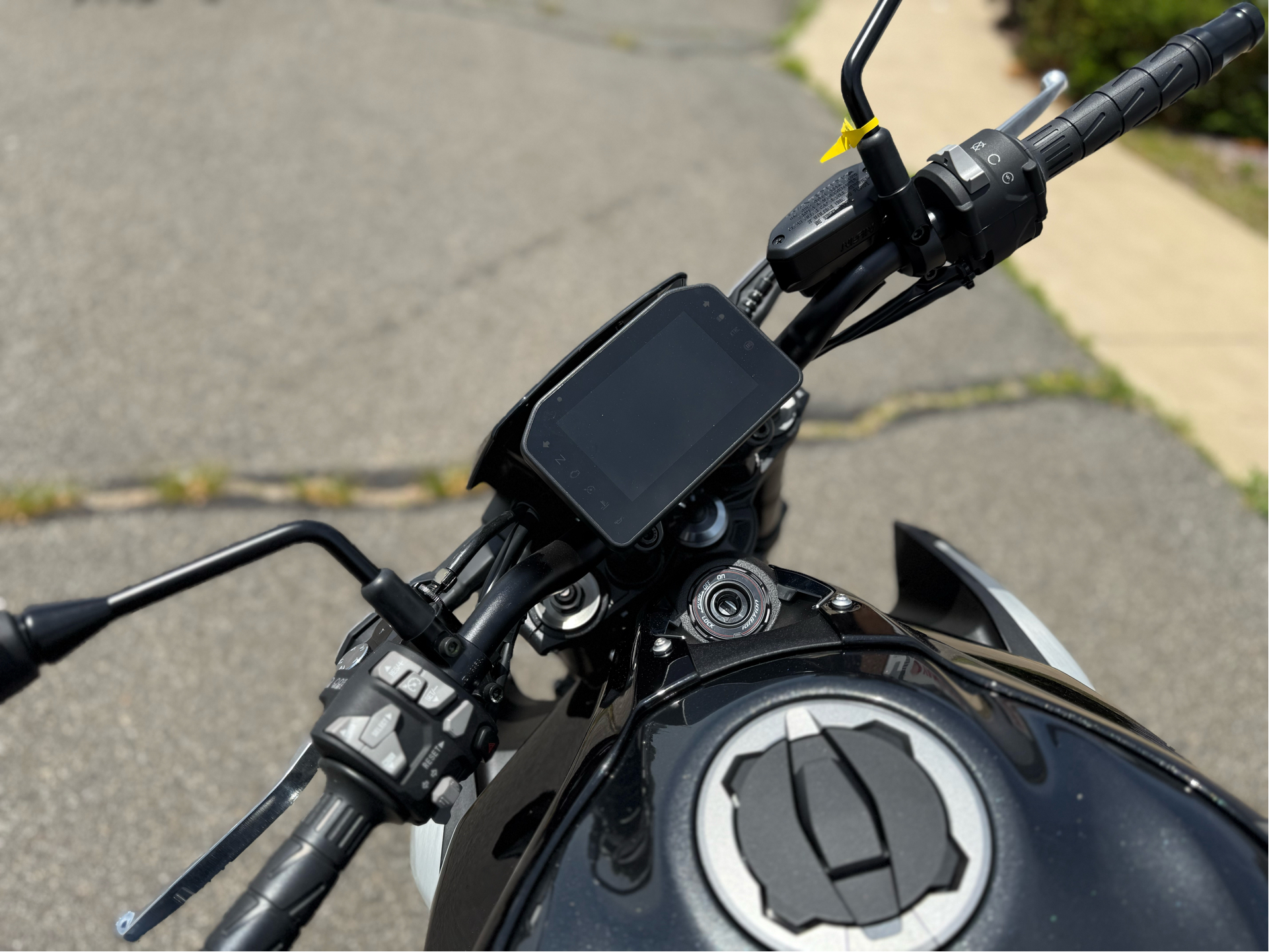 2025 Kawasaki Z900 ABS in Enfield, Connecticut - Photo 3