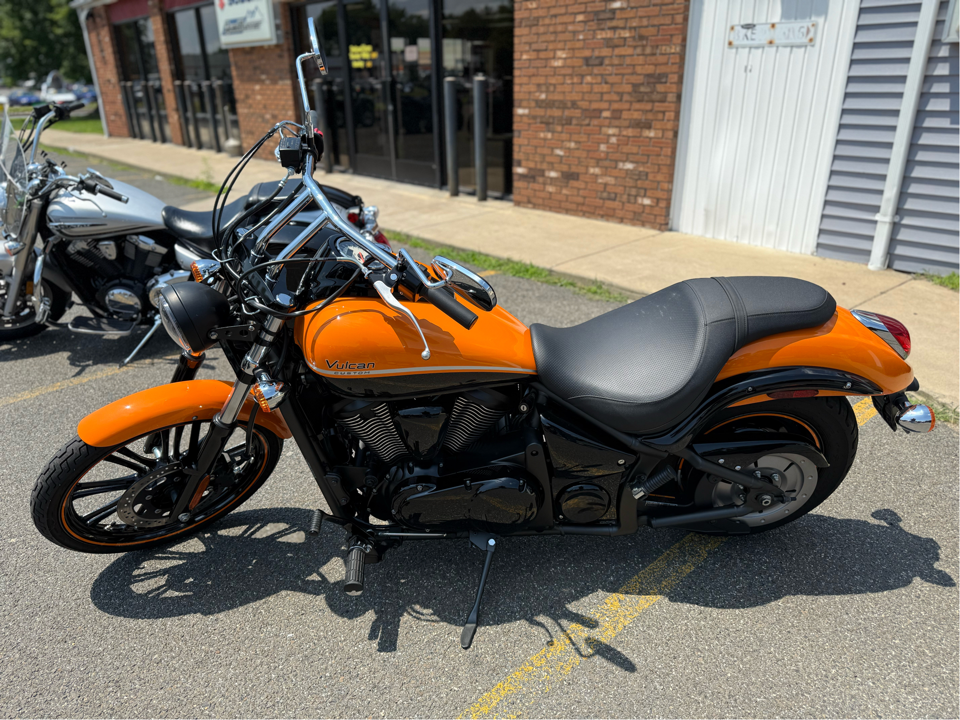 2021 Kawasaki Vulcan 900 Custom in Enfield, Connecticut - Photo 3